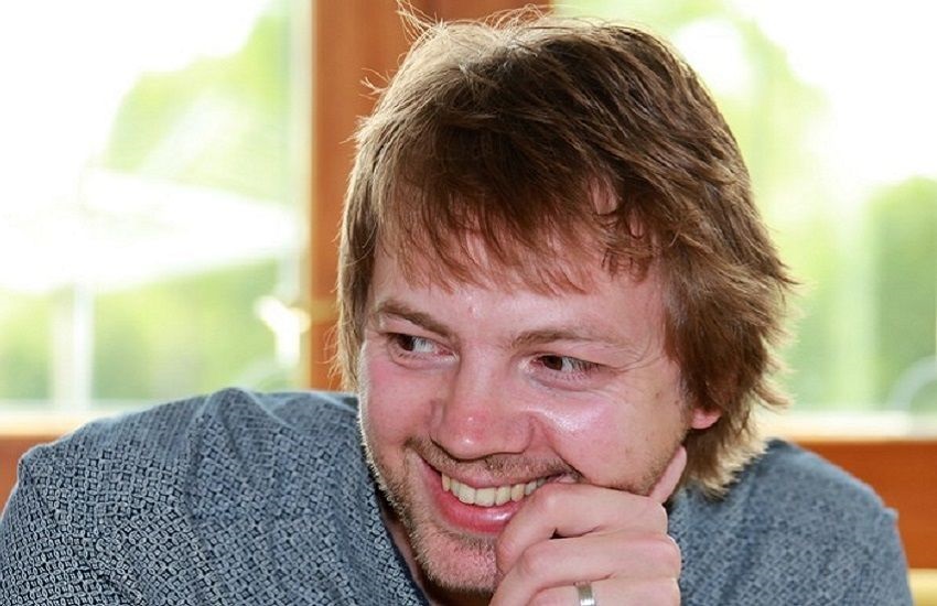 James Hazel; Jepice; spisovatel