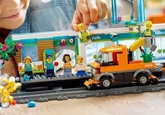 Erfinde Geschichten mit LEGO Zug width=