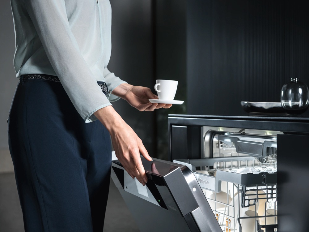 Miele G 7155 SCVi XXL Pohodlná manipulace s dvířky