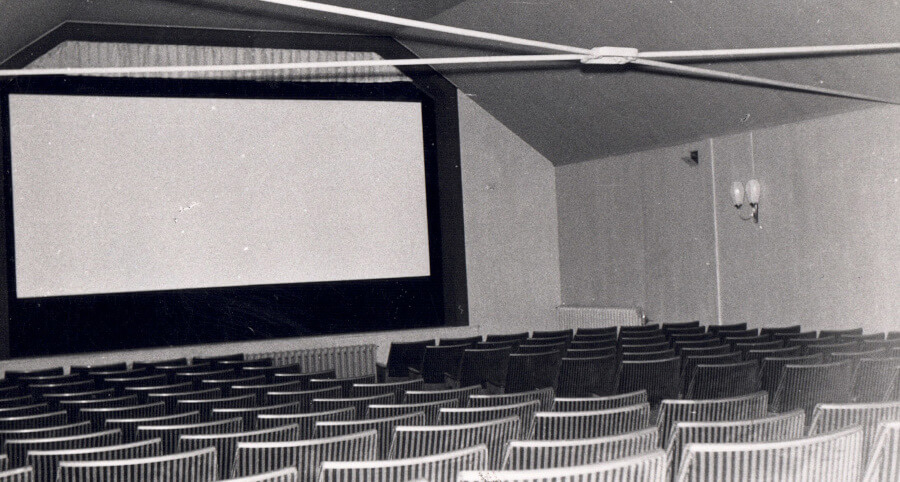 kino, plátno, židle