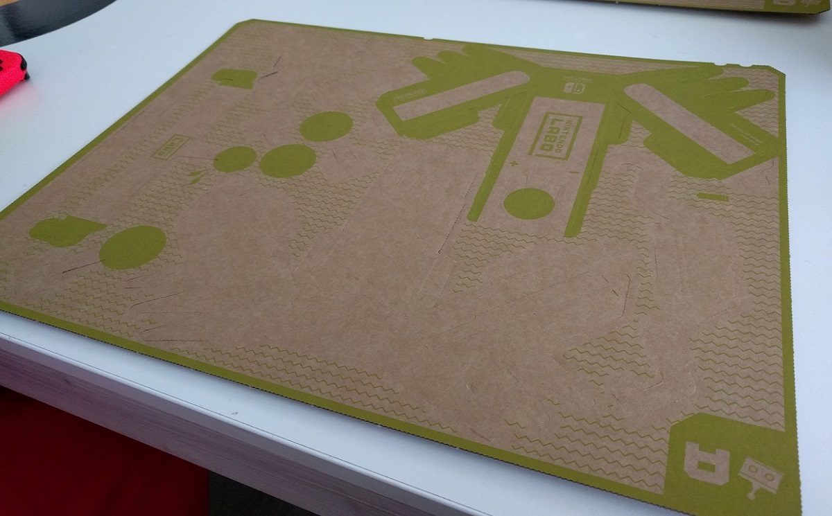 Karton Nintendo Labo; Launch Event, Toy-Con