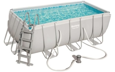 Obdélníkový bazén s filtrací