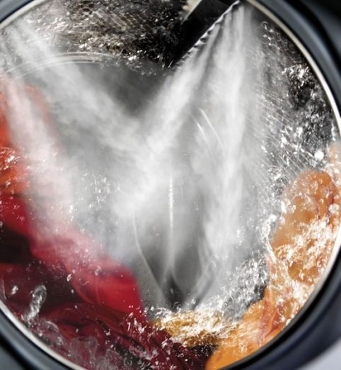 Parní program dokáže prádlo krásně oživit Pračka; parní program