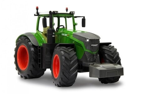 RC traktor – náhon na dvě kola