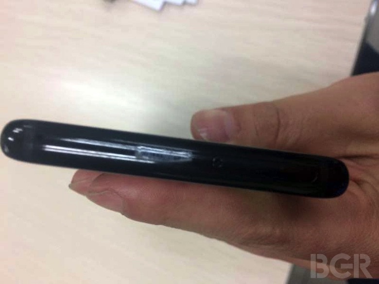 Samsung Galaxy S8 - spodní strana