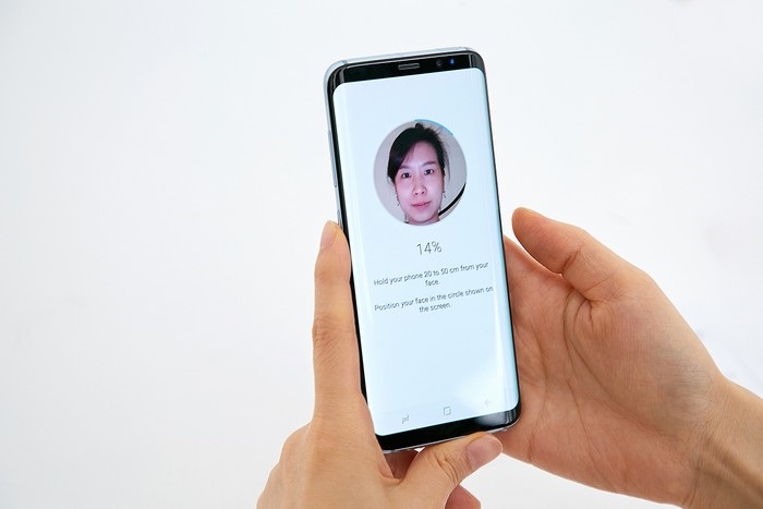 Samsung Galaxy S8 - arcfelismerés