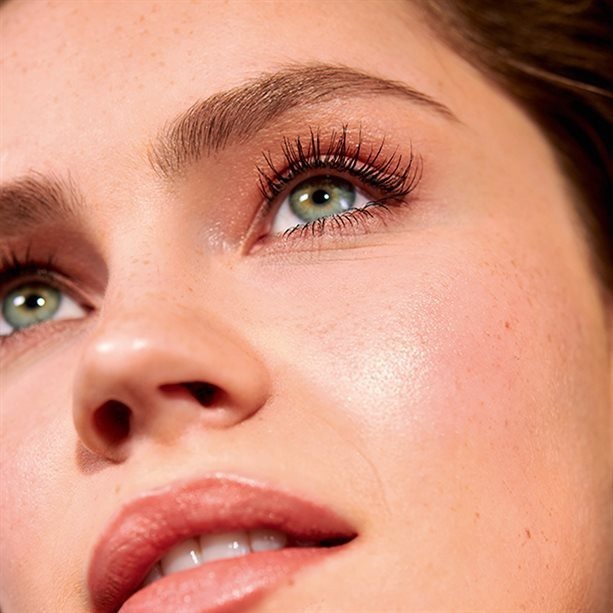 Avon Legendary Lengths Blackest Black Mascara