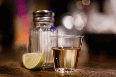 Tequila s citrónem a solí