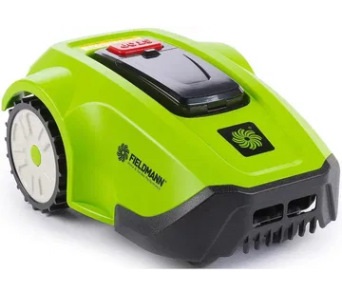 Zelená robotická sekačka