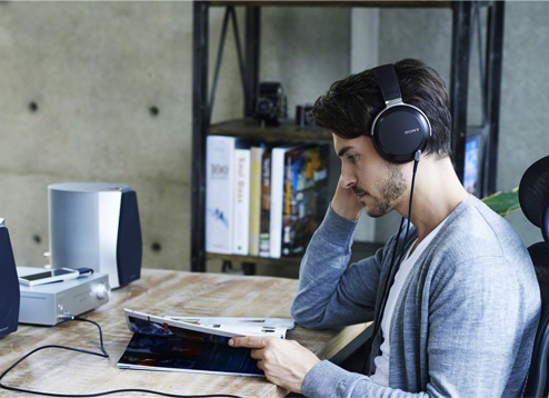 Sony MDR-Z7 headphones