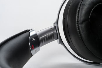 Sony MDR-Z7 headphones