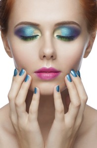 Paletka MUR Salvation Brights Palette Matte 12 matte eye shadows in bright colors and extravagant makeup