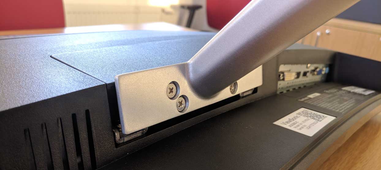 Monitor ViewSonic XG3202-C konektory