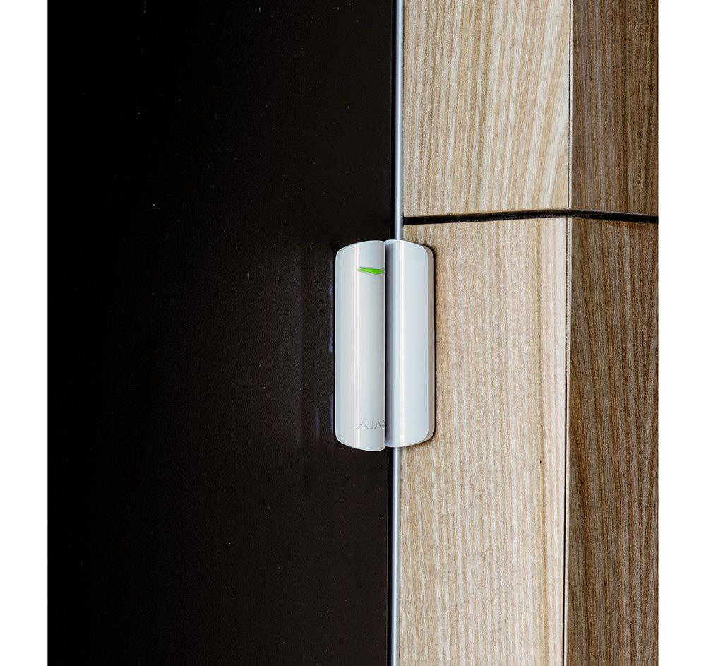 Ajax DoorProtect Plus
