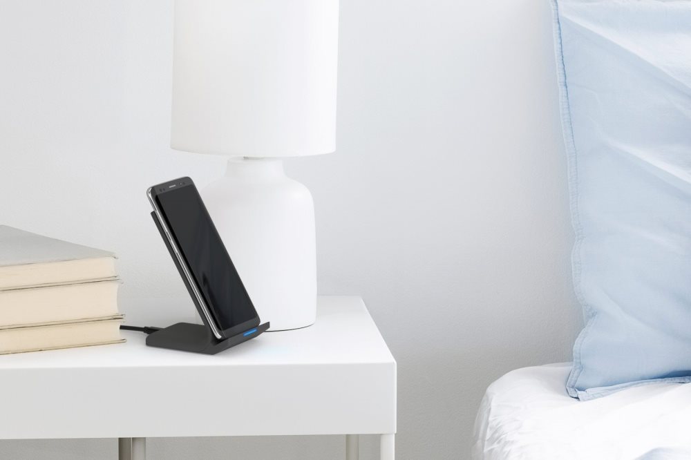 What does the LED indication mean? AlzaPower WF210 Wireless Fast Charger