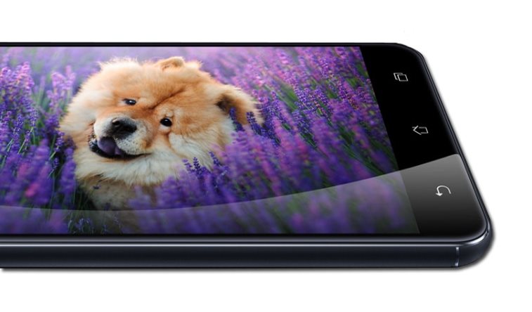5,5" AMOLED displej