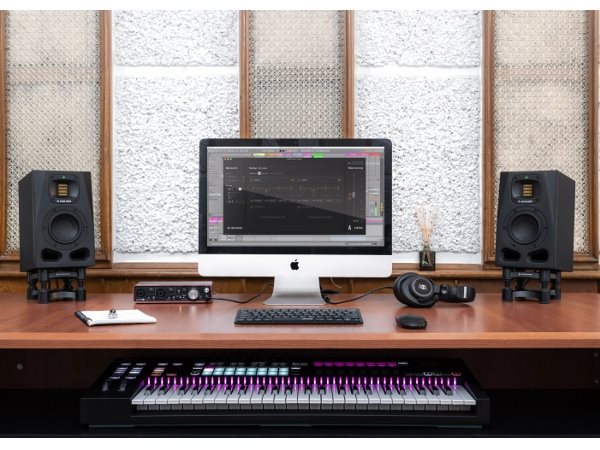 ADAM AUDIO A4V