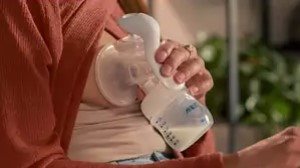 Philips AVENT manual breast pump with storage container
