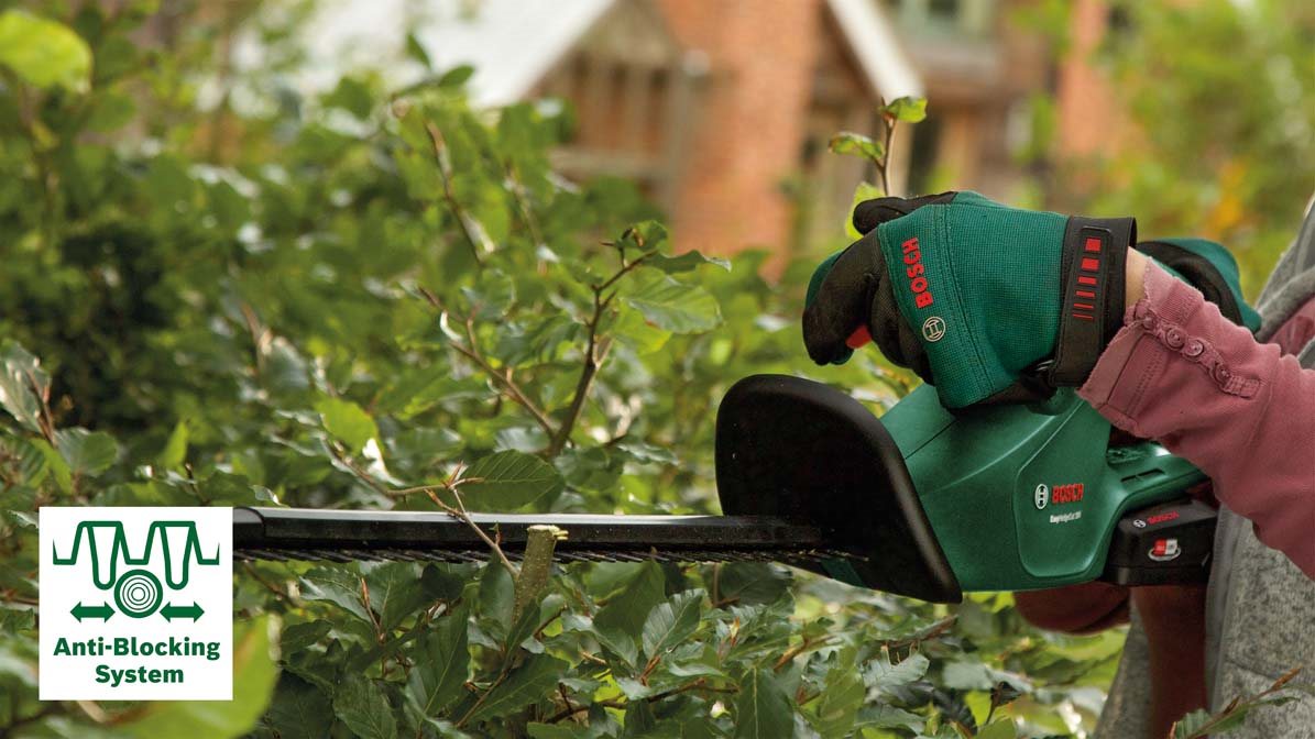 Bosch EasyHedgeCut 18-45 Hedge Trimmer (1x2.0 Ah) Bosch EasyHedgeCut 18-45 Hedge Trimmer (1x2.0 Ah)