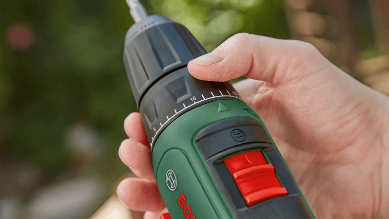 Akumulátorový šroubovák Bosch UniversalDrill 18 Akumulátorový šroubovák Bosch UniversalDrill 18