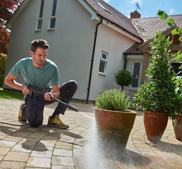 Vysokotlaký čistič BOSCH UniversalAquatak 125