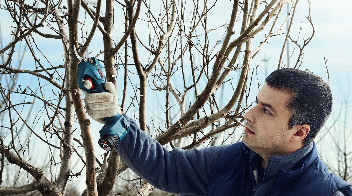 Nůžky na větve Akumulátorové zahradní nůžky Bosch Pro Pruner Professional bez aku