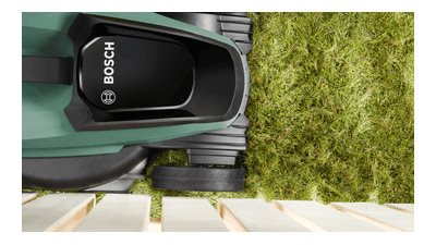 Side combs on the grass