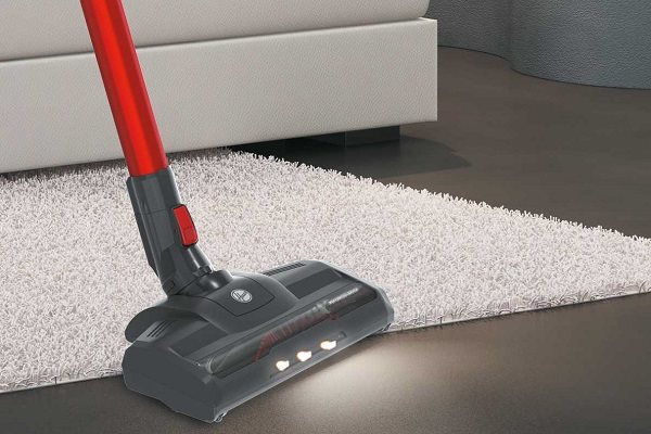 Tyčový batériový vysávač Hoover HF122RH 011