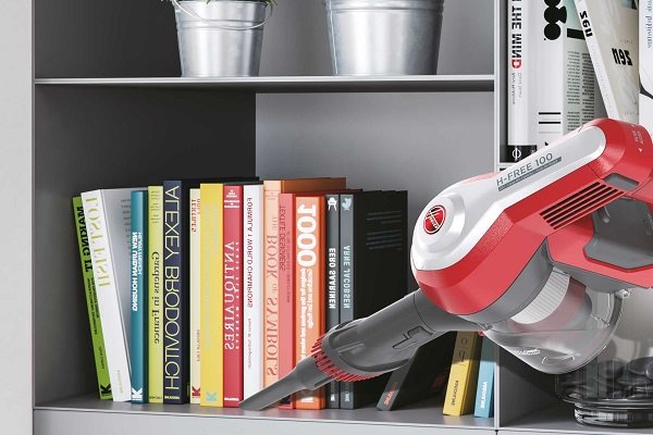 Tyčový batériový vysávač Hoover HF122RH 011