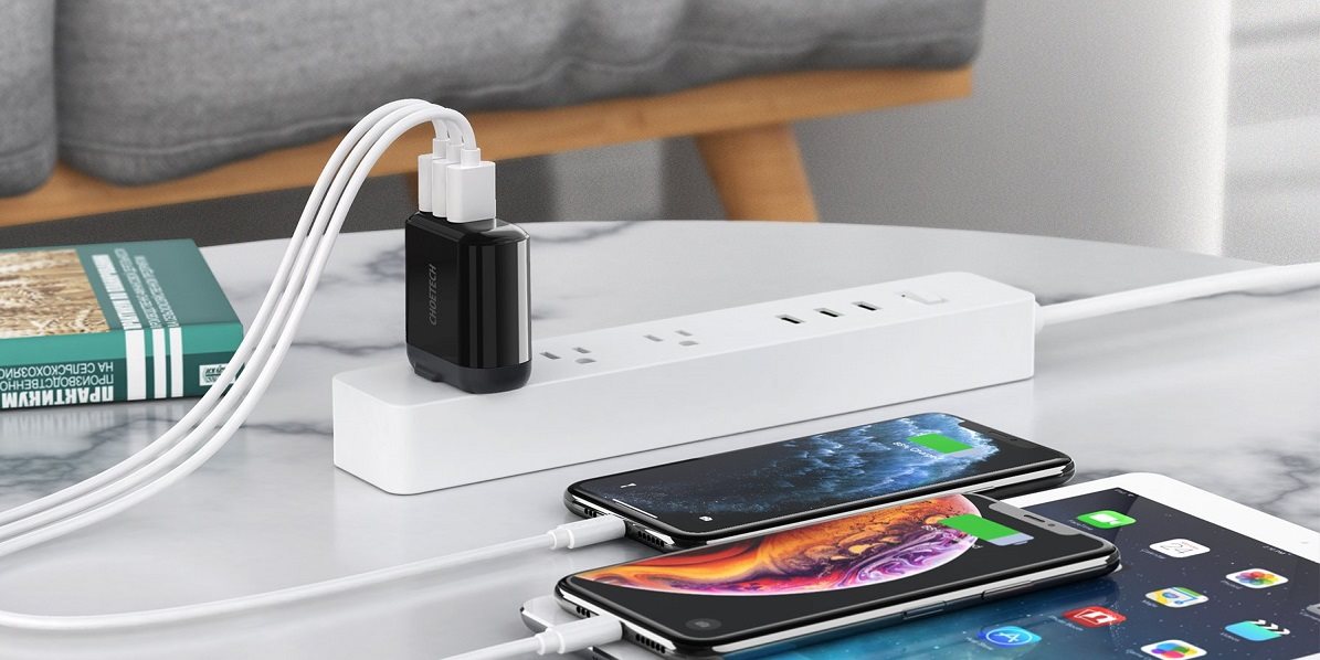 Choetech 5V/3.4A 3 USB-A digital wall charger Choetech 5V/3.4A 3 USB-A digital wall charger