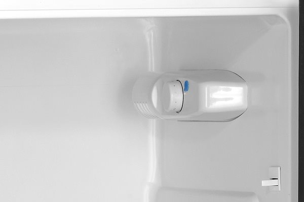 Lednice CONCEPT LFTR4555rdr s mrazákem nahoře