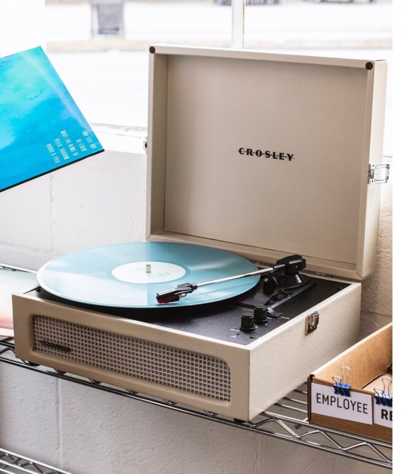 Gramofón Crosley Voyager Dune Gramofón Crosley Voyager Dune