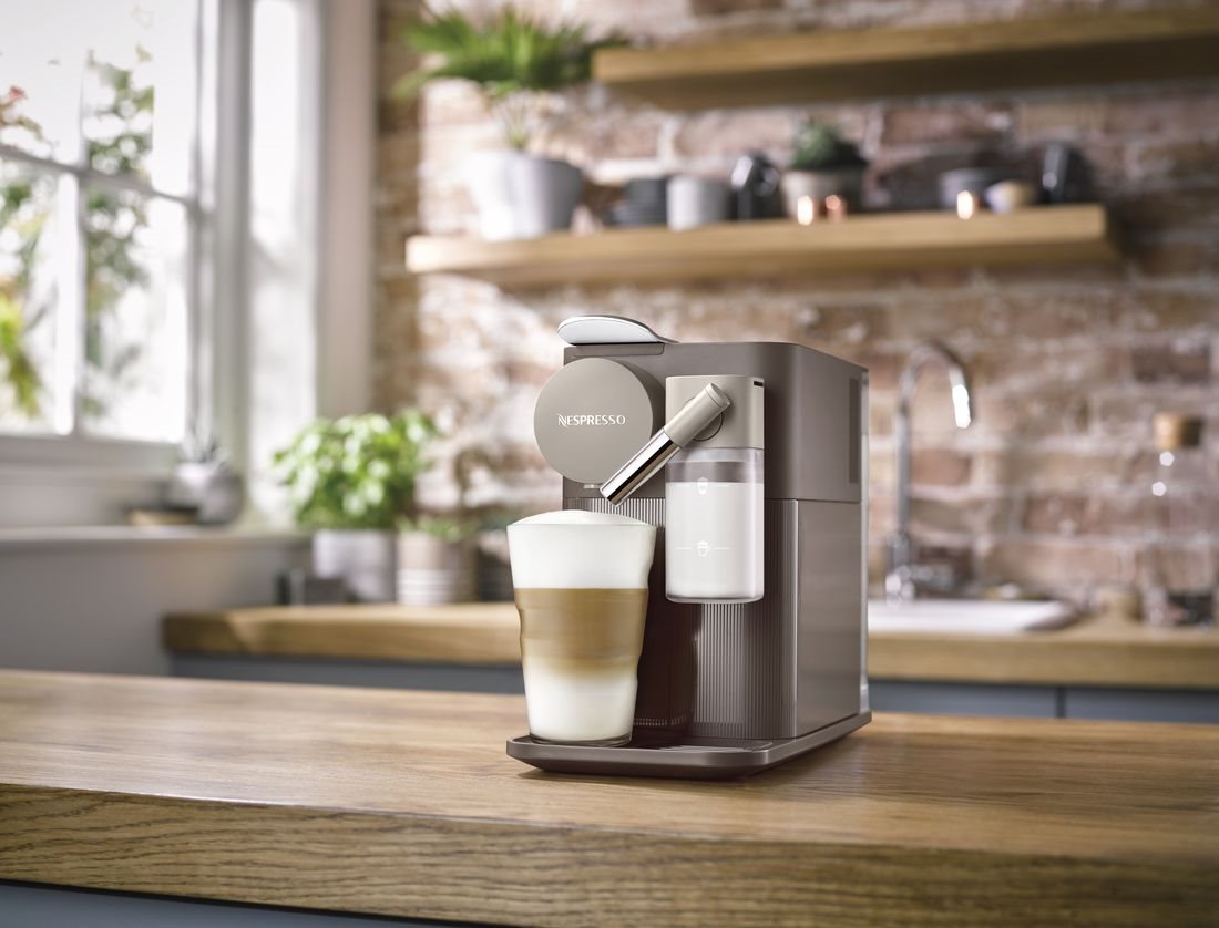Moderní vzhled, který doladí interiér Coffee maker Nespresso De'longhi EN 500.BW