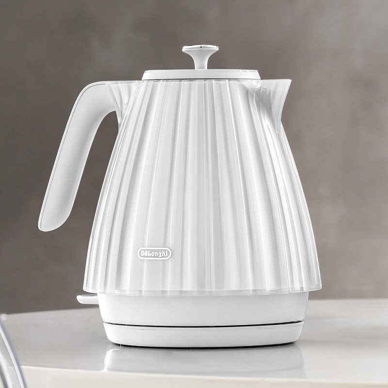 Rýchlovarná kanvica De'Longhi Ballerina KBD 2001.W Rýchlovarná kanvica De'Longhi Ballerina KBD 2001.W