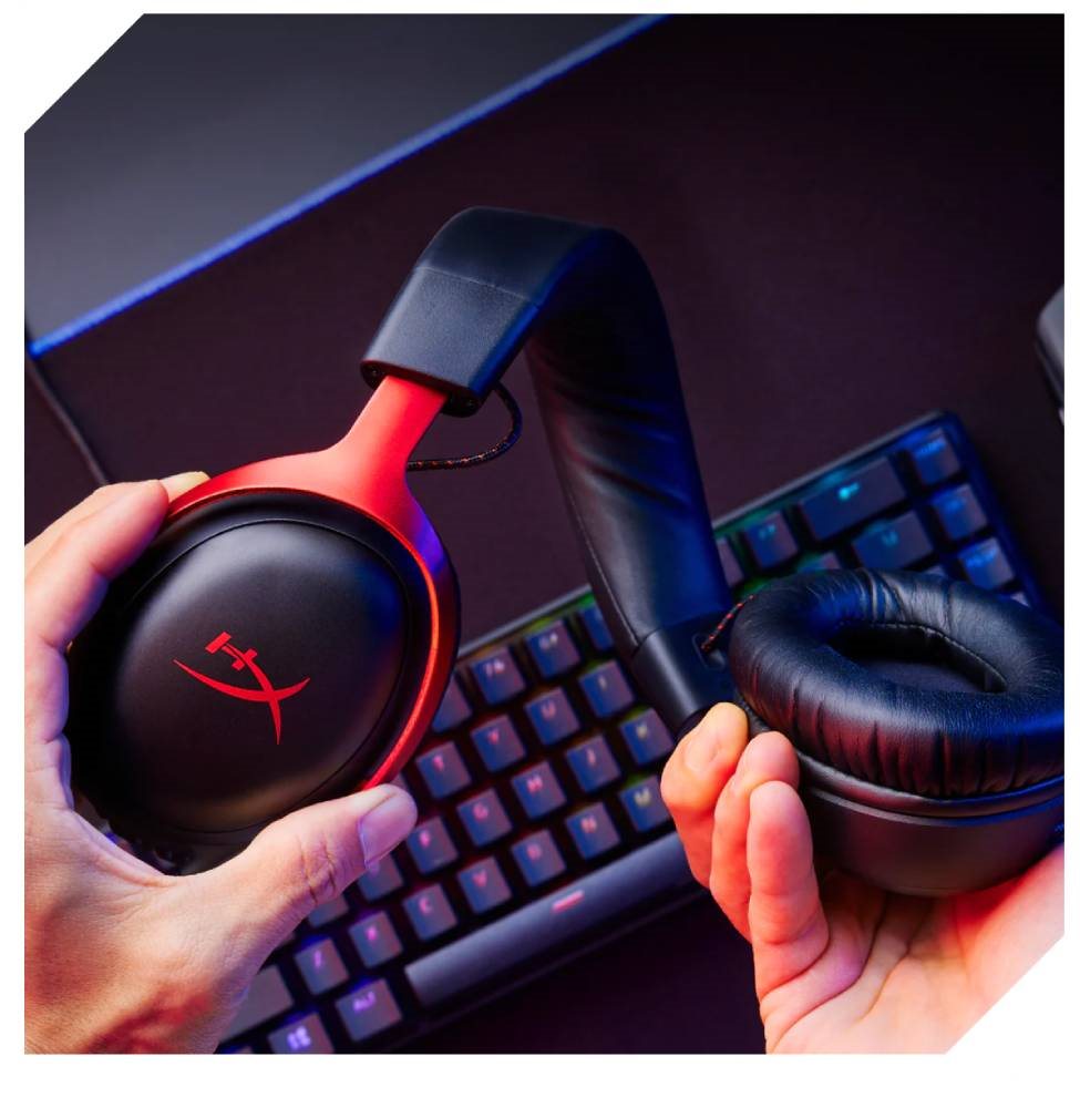 Herní sluchátka HyperX Cloud III Black
