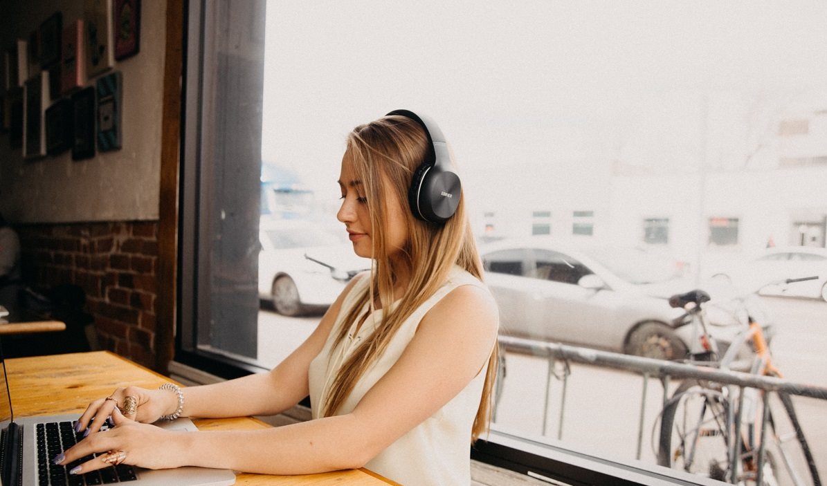EDIFIER W800BT PLUS wireless headphones