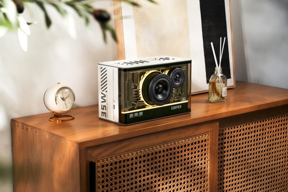EDIFIER QD35 white speaker