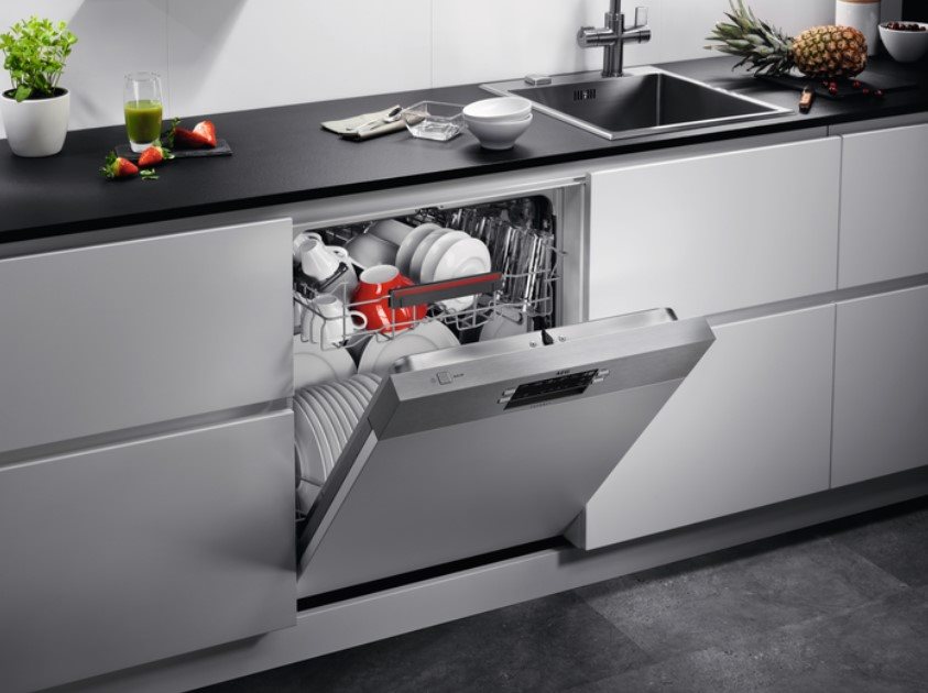 Vestavná myčka AEG Mastery AirDry FES5368XZM