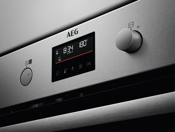 Vstavaná rúra AEG Mastery SteamBake BPS351160M Vstavaná rúra AEG Mastery SteamBake BPS351160M