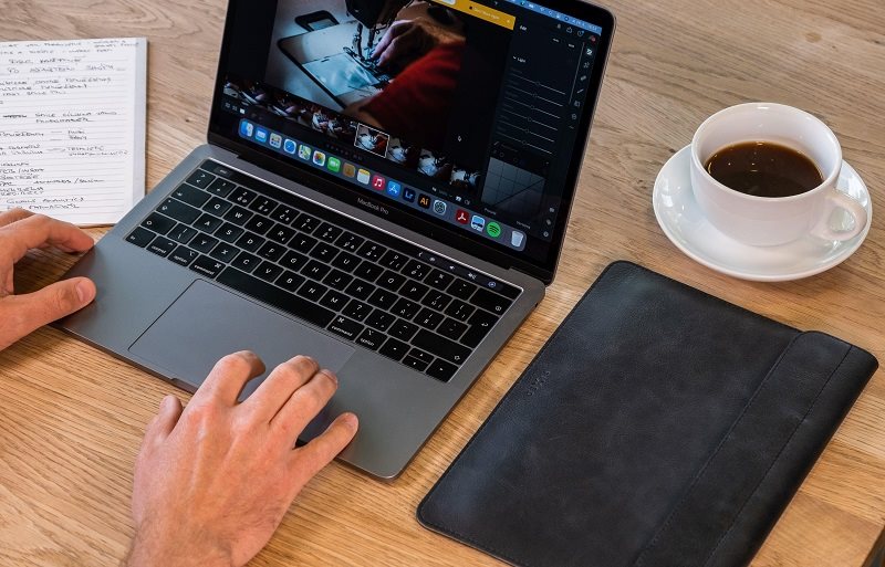 Pouzdro na notebook FIXED Oxford Torcello pro Apple MacBook Air 13" Retina