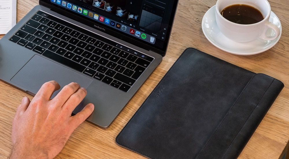 Laptophülle FIXED Oxford Torcello für Apple MacBook Pro 16"