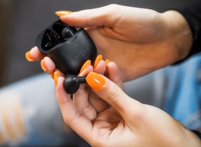 Wireless headphones FIXED Pods