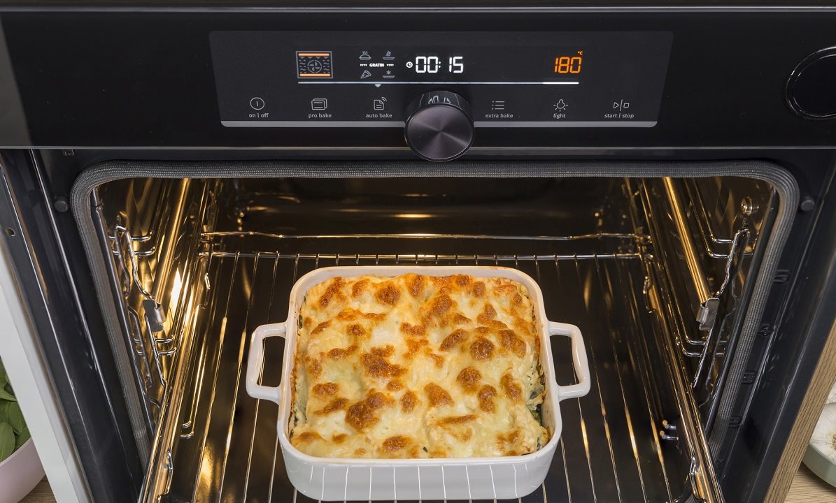 Vestavná trouba GORENJE BSA6747A04BGWI