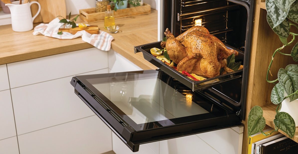 Vestavná trouba GORENJE BSA6747A04BGWI