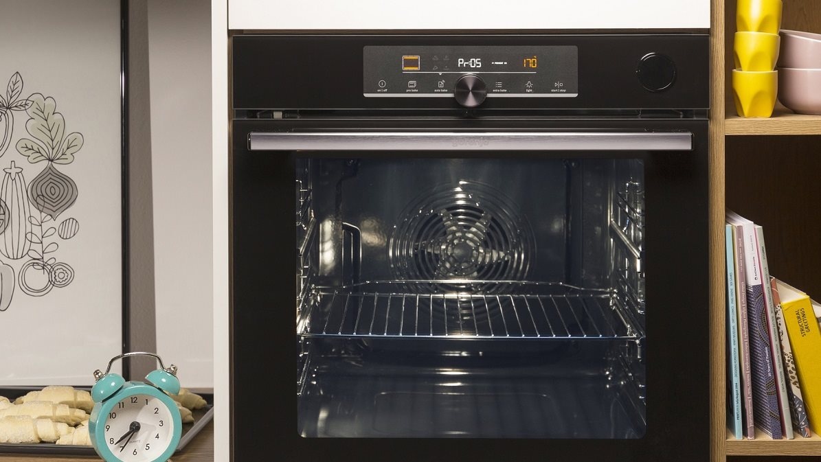 Vestavná trouba GORENJE BSA6747A04BGWI