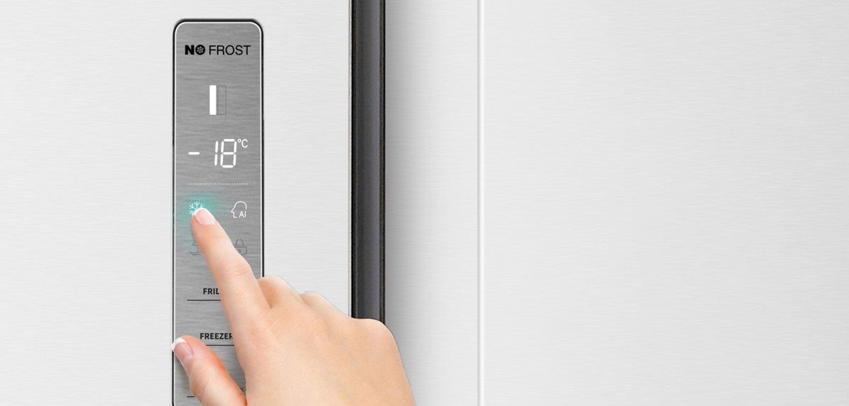 Americká chladnička HISENSE RS677N4ACF Americká chladnička HISENSE RS677N4ACF