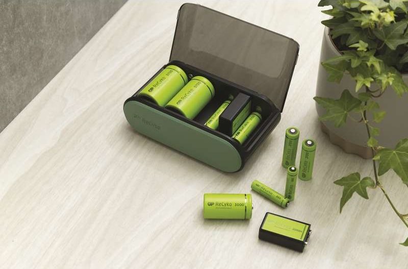 Battery charger GP B631