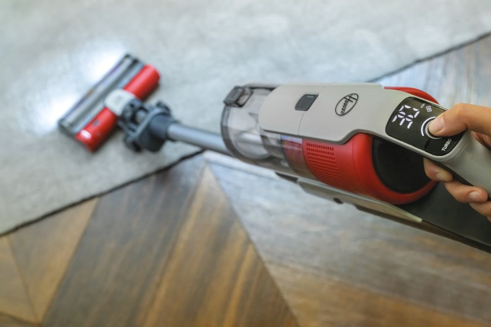 Tyčový vysavač Hoover HF9 HF910H 011