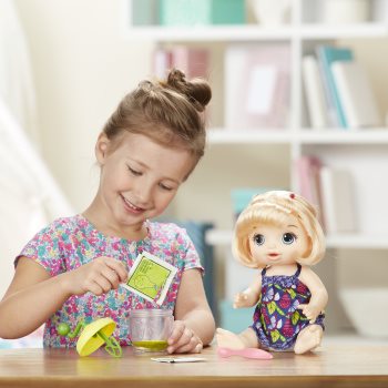Baby Alive Blonďatá panenka s mixérem Baby Alive Blonďatá panenka s mixérem