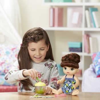 Baby Alive Tmavovlasá panenka s mixérem Baby Alive Tmavovlasá panenka s mixérem